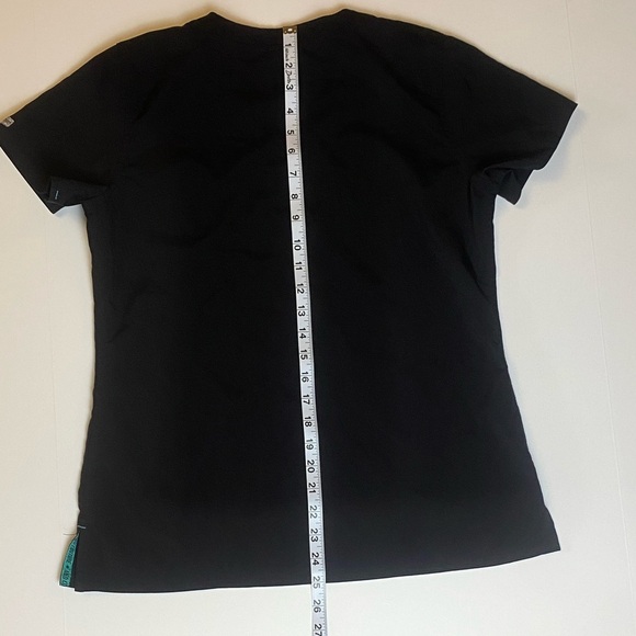 Med Couture Charcoal Scrub Top with Teal Trim 3 pockets size small - Picture 4 of 7